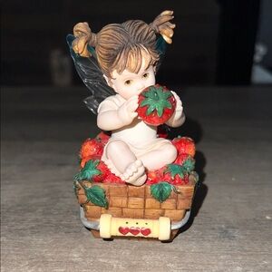 Enesco Kitchen Fairies MY LITTLE BERRY FAIRIE Figurine Fairy Girl Strawberries